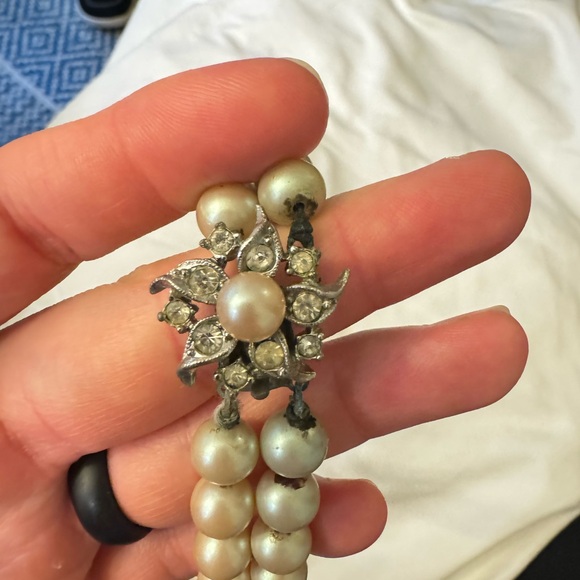 20” fashion pearls - Picture 2 of 2